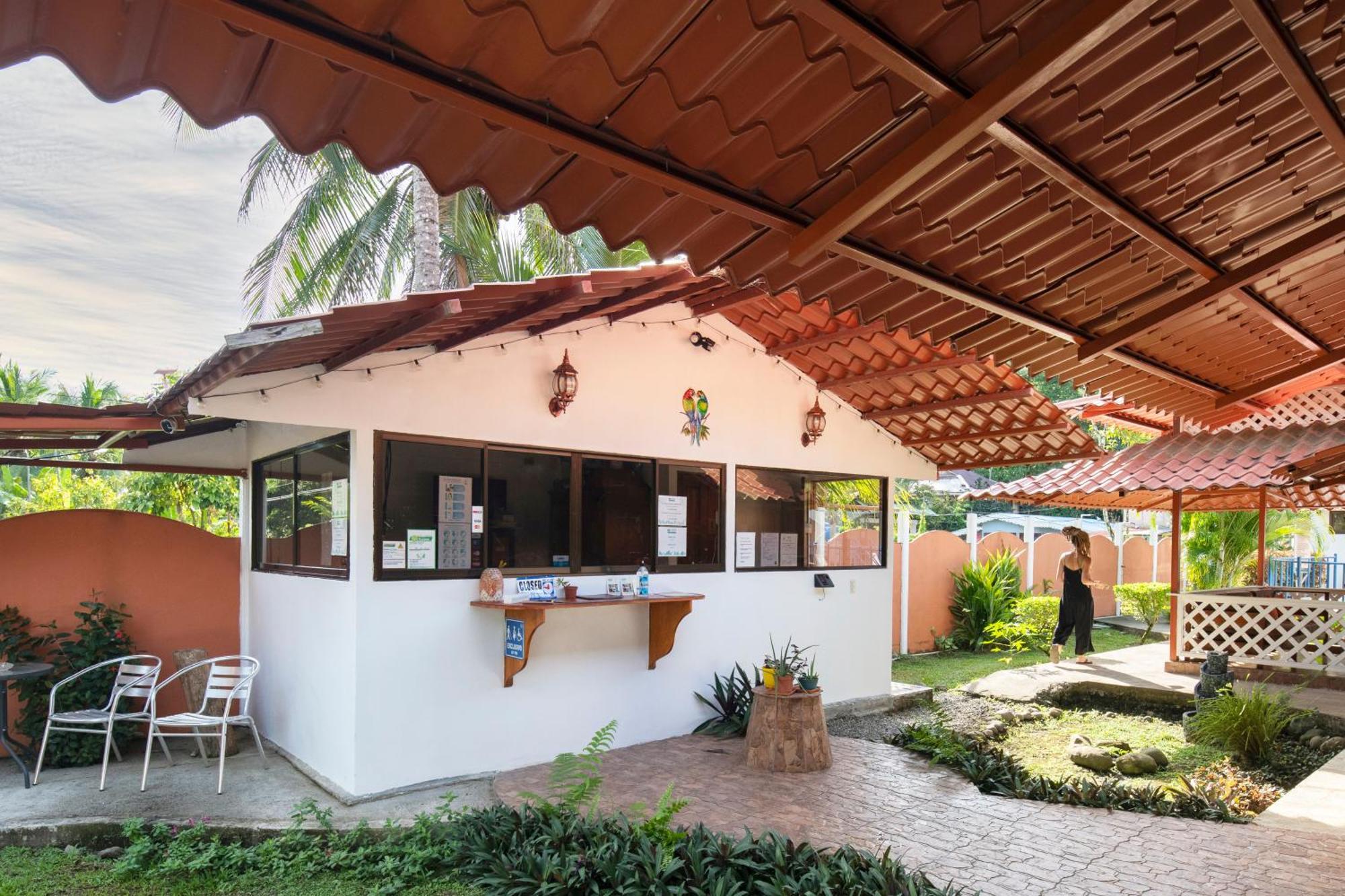 Casa Blanca Beachfront House With Shared Pool Access Pangea Lodge Manzanillo  Exteriér fotografie