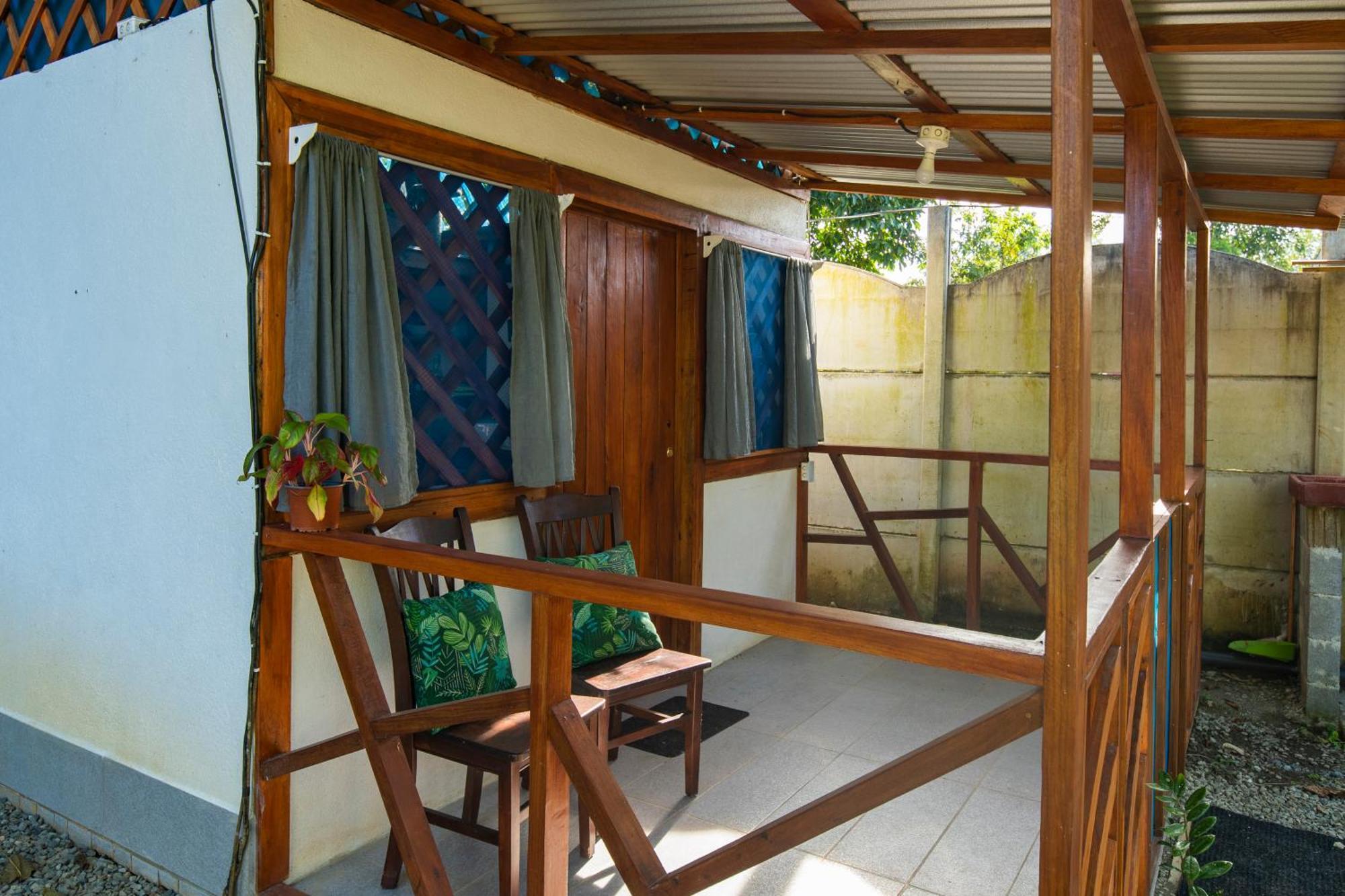 Casa Blanca Beachfront House With Shared Pool Access Pangea Lodge Manzanillo  Exteriér fotografie
