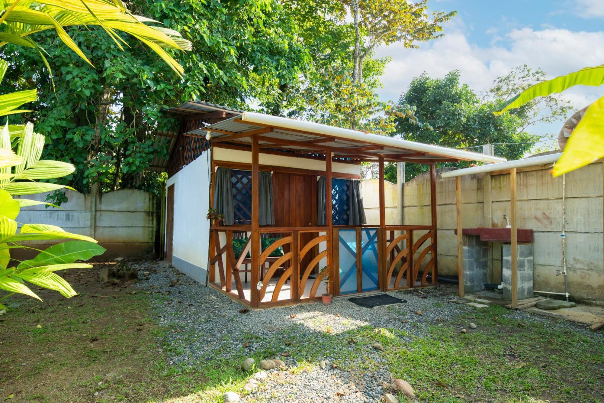 Casa Blanca Beachfront House With Shared Pool Access Pangea Lodge Manzanillo  Exteriér fotografie